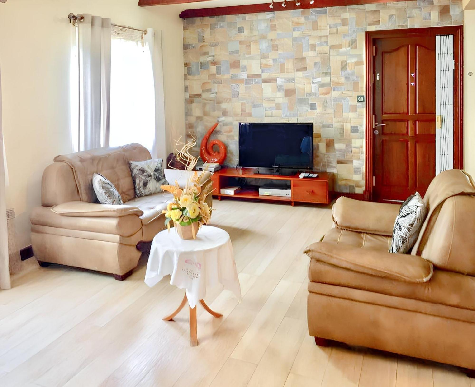 Spacious House In Flic En Flac With Shared Pool Luaran gambar