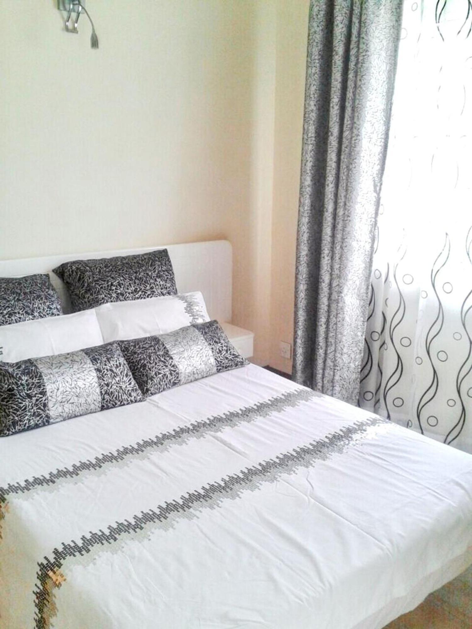 Spacious House In Flic En Flac With Shared Pool Luaran gambar